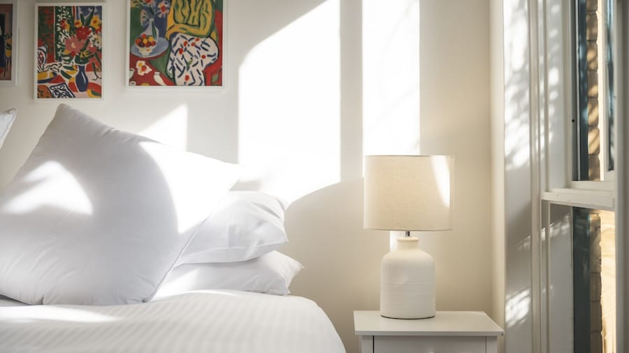 Seaside 1-bed Stay Near Cafes & Attractions