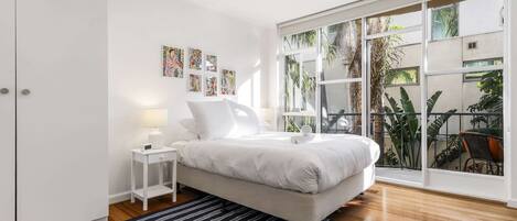 Huoneisto | 1 makuuhuone, kannettavalle tietokoneelle sopiva työtila, vuodevaatteet