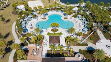 Vila | Kolam renang | Kolam renang indoor dan kolam renang outdoor