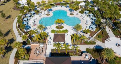 Luxury 5-bed Home With Private Splash Pool