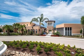 Exterior - Luxury 5-bed Home With Private Splash Pool (Kissimmee)