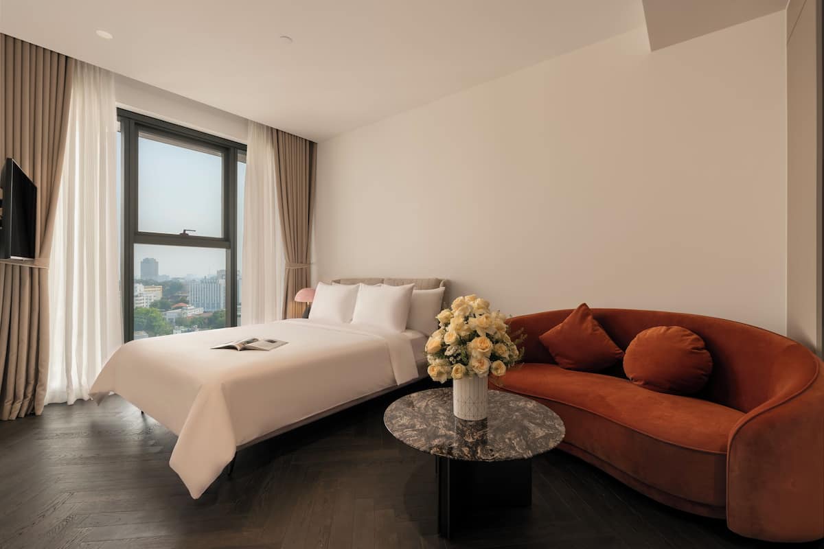 Studio Premium City View | Premium bedding, down comforters, memory foam beds, minibar
