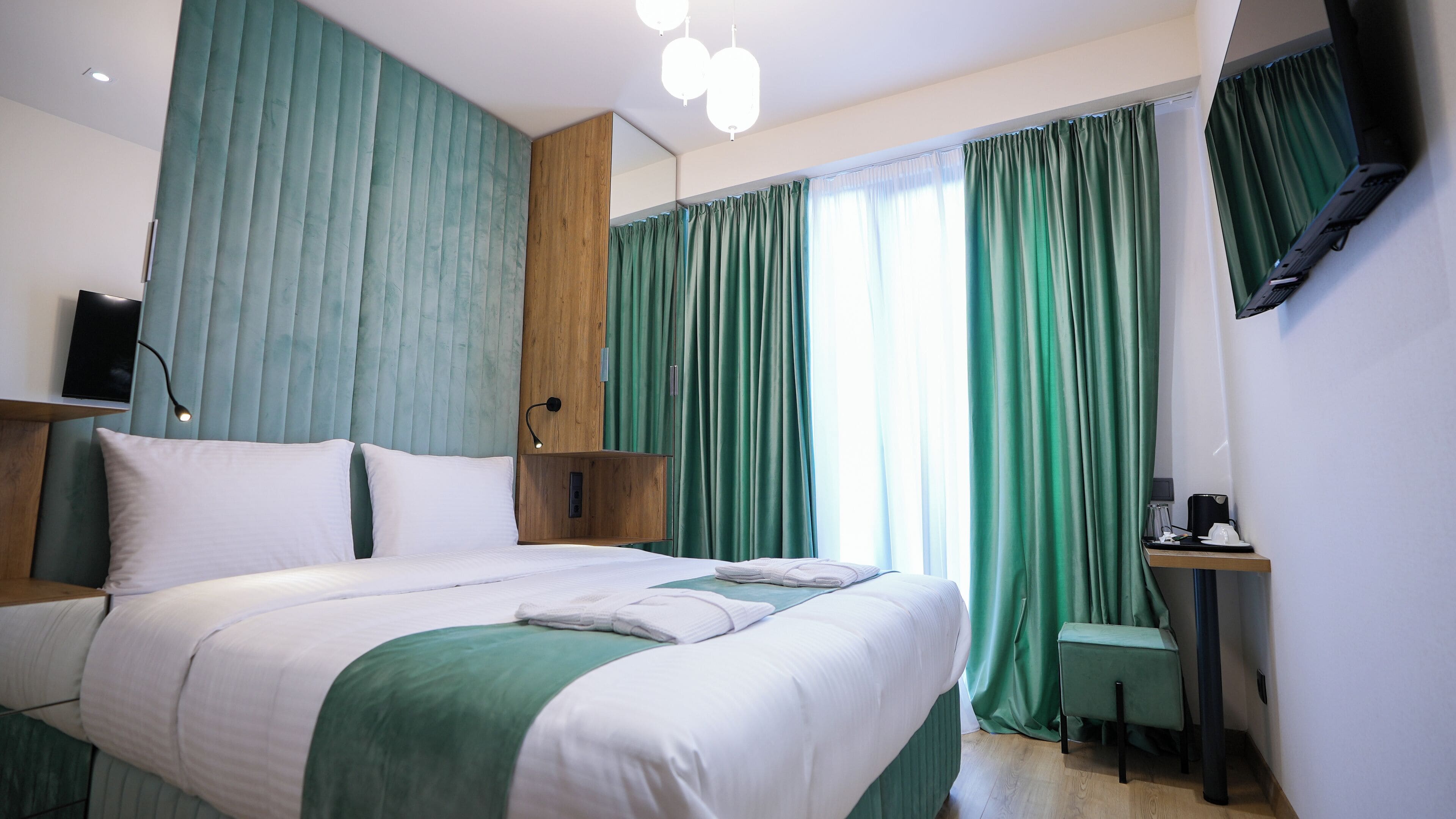 In-room safe, desk, iron/ironing board, free WiFi