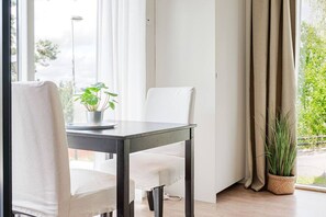 Dining - Cute and Cozy Guesthouse near Water (Tyresö)