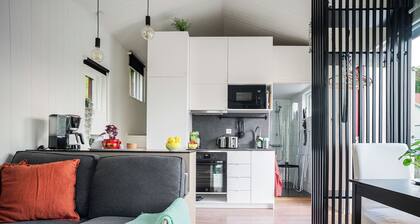 Cute and Cozy Guesthouse near Water