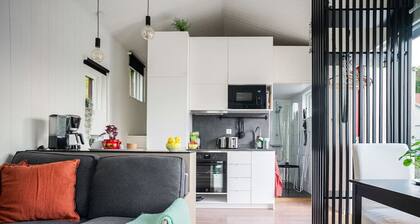 Cute and Cozy Guesthouse near Water