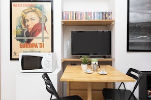 Apartment | Microwave