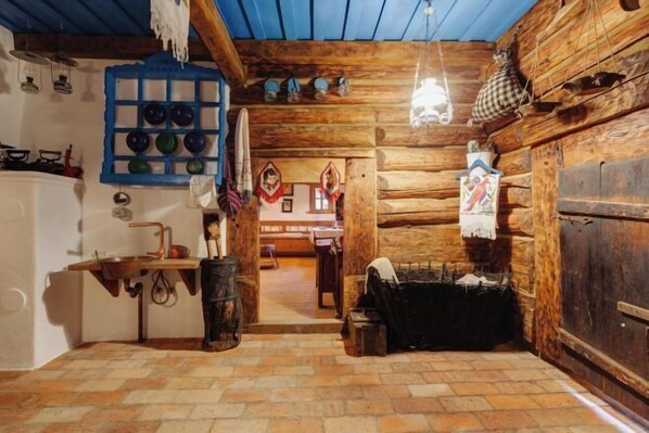 Cribs/infant beds - ECHOES OF VLĂDICU (Cluj-Napoca)