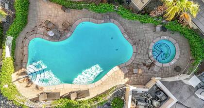 Festival & Fairway Retreat: Walk to Shuttle + Golf Nearby