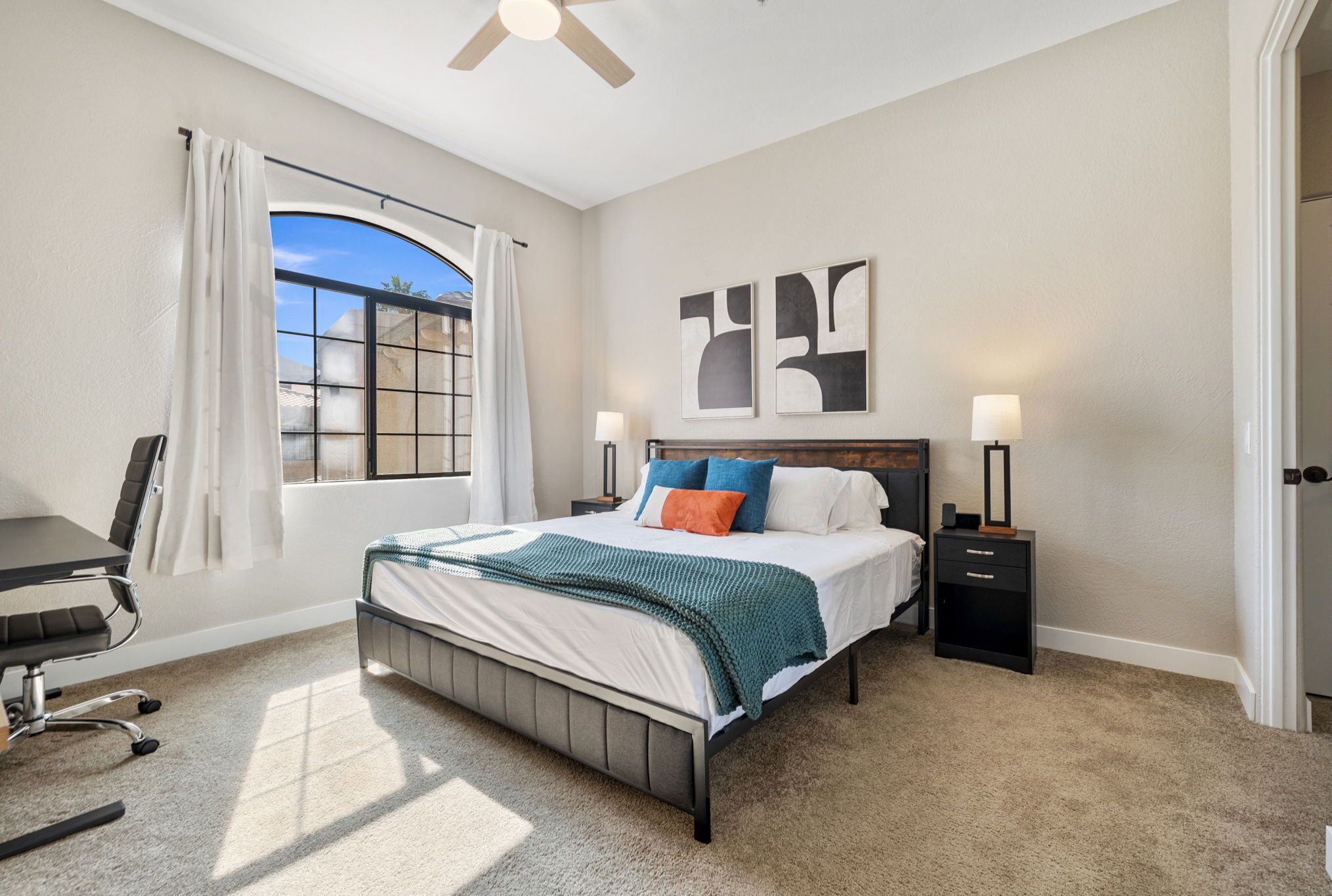 1 chambre, fer et planche à repasser, Wi-Fi gratuit, draps fournis