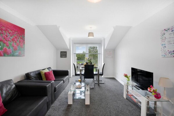 TV - Premier - Clydesdale Apartment (North Lanarkshire)