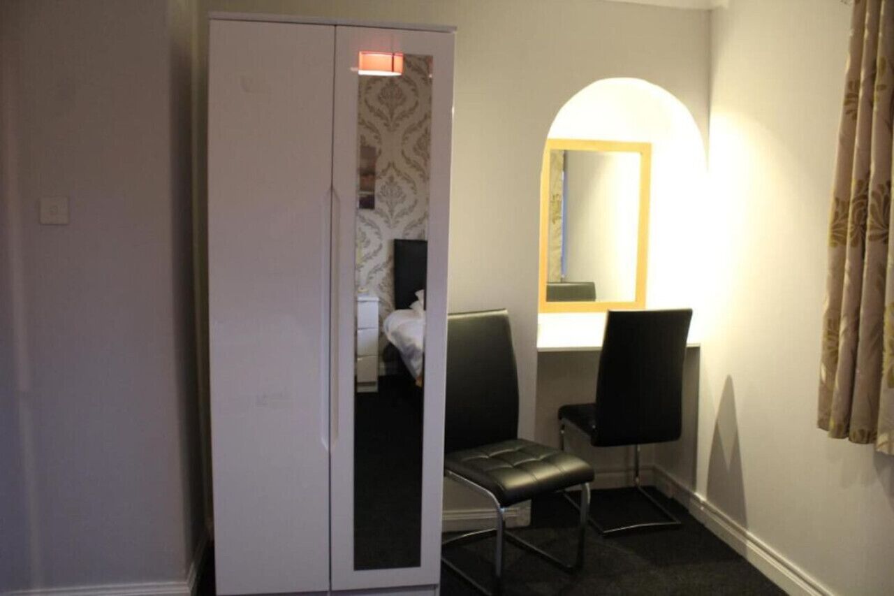 المنشأة من الداخل