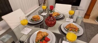 Premier - Whifflet Apartment