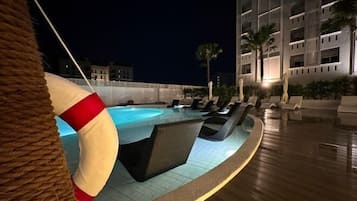 Kolam renang outdoor