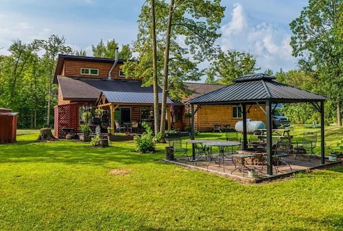 Sportsman’s Paradise! Fishing,Hunting ATV. 300 ft. from Upper Red Lake Kelliher!