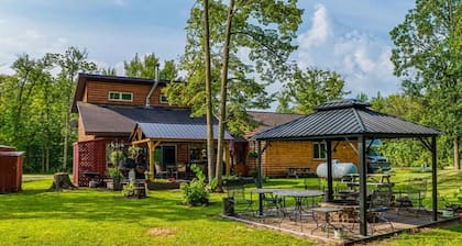 Sportsman’s Paradise! Fishing,Hunting ATV. 300 ft. from Upper Red Lake Kelliher!