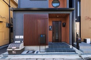 Exterior detail - EI･GESSHO (Osaka)