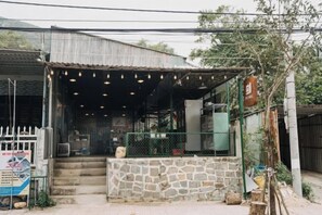Exterior - The snail haven pub and stay (Con Dao Island)