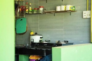 Private kitchen - The snail haven pub and stay (Con Dao Island)
