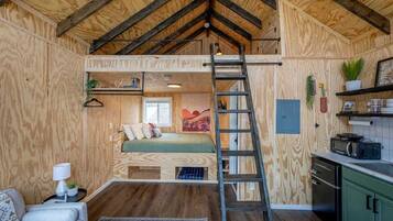 1 bedroom, bed sheets