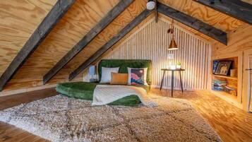 1 bedroom, bed sheets