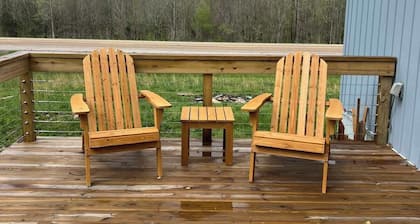 Rest & Go! Cozy Cedar Cottage off of I40 Exit 126