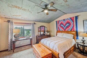 2 slaapkamers, een strijkplank/strijkijzer, wifi, beddengoed