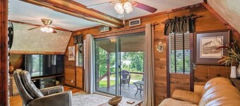 Cozy lake front hide away