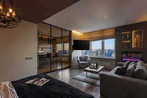 Luxury Apartment, Sea View | In-room safe, blackout drapes, iron/ironing board, free WiFi
