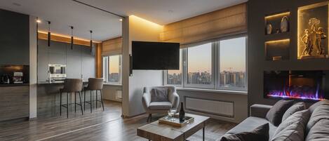 Luksushuoneisto, merinäköala | Tallelokero huoneessa, pimennysverhot, silitysrauta/-lauta