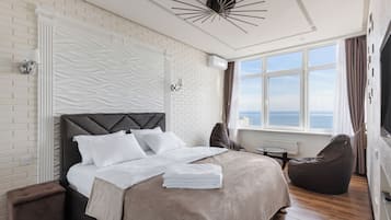 Exclusive-Apartment, 1 Schlafzimmer, Meerblick | Zimmersafe, Verdunkelungsvorhänge, Bügeleisen/Bügelbrett