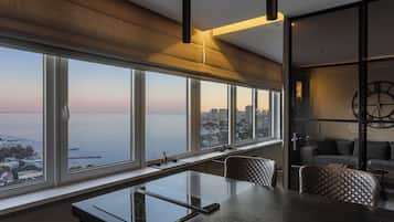 Luxury Apartment, Sea View | In-room safe, blackout drapes, iron/ironing board, free WiFi