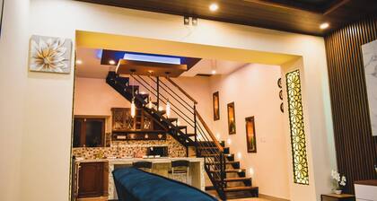 Design and relaxation in Sucre