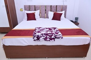 Deluxe Double Room, City View - HOTEL NEELKANTH PALACE (Misrikh)