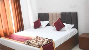 Deluxe Double Room, City View | Laptop workspace, free WiFi