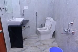Deluxe Double Room, City View | Bathroom | Shower, free toiletries, towels, soap - HOTEL NEELKANTH PALACE (Misrikh)