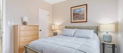 2 soverom, strykejern/-brett, wi-fi (inkludert) og sengetøy