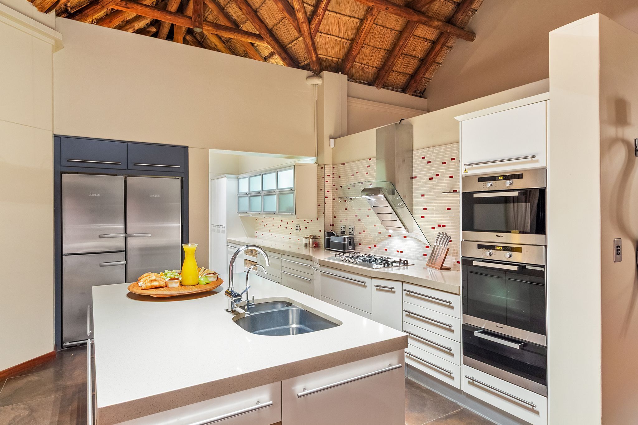 Fridge, microwave, oven, coffee/tea maker