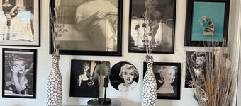 Pleasant 50s style 2/3 bedroom home with modern touch