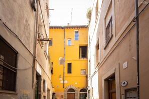 Exterior - Rental in Rome Santa Margherita Apartment (Rome)