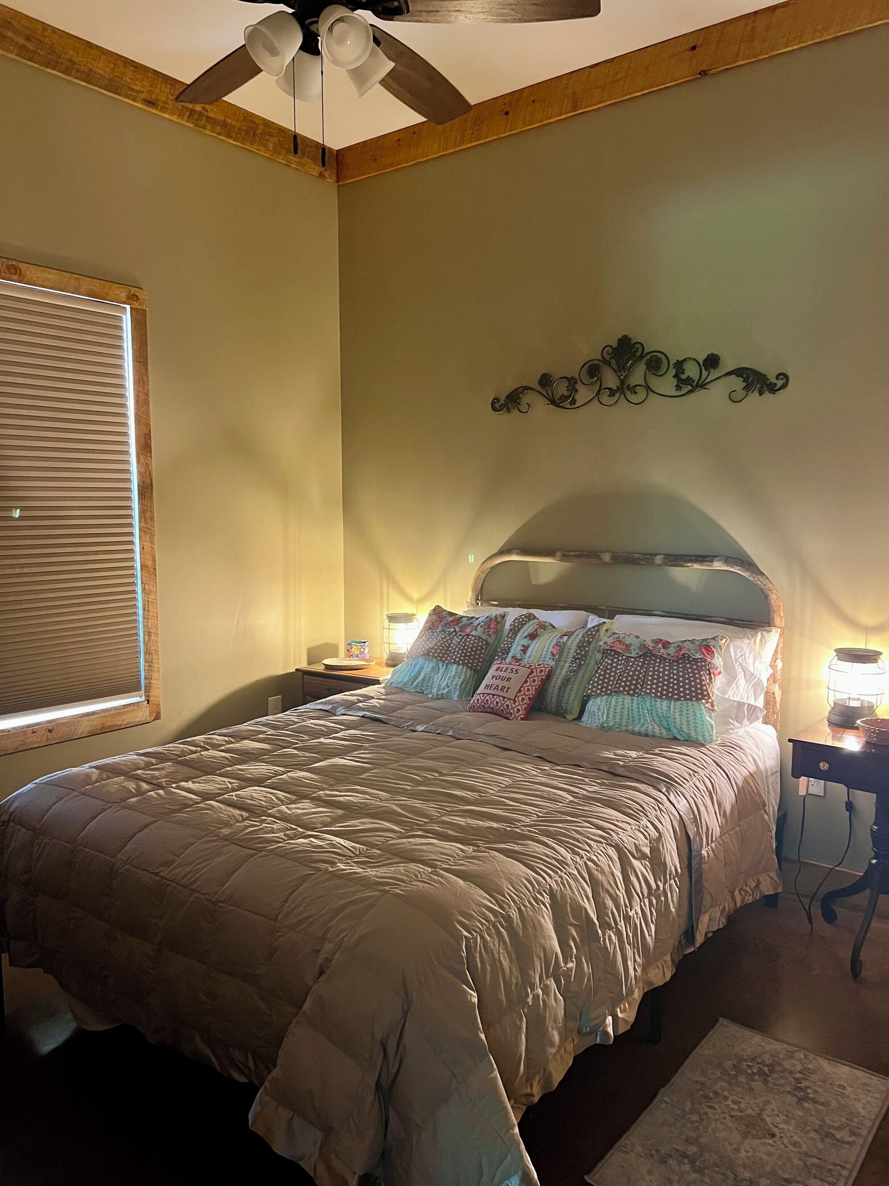 2 多间卧室、熨斗/熨衣板、免费 WiFi、床单