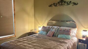 2 chambres, fer et planche à repasser, Wi-Fi gratuit, draps fournis