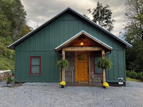 Willow Cabin- Private 2 BR Cabin