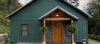 Willow Cabin- Private 2 BR Cabin