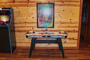 Games room - Mountain Bliss (Sevierville)