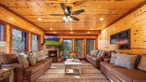 Smart TV, chimenea y futbolito 