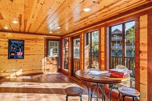 Interior - 6-Bedroom Cabin with Indoor Pool, Movie Theater & Hot Tub Near Dollywood (Sevierville)