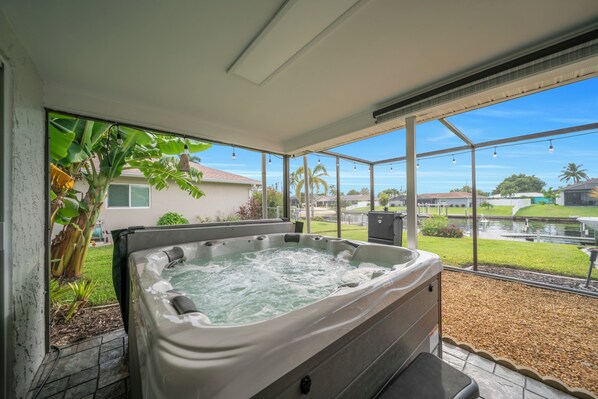 Terrace/patio - Beautiful 3-bedroom house with Gulf Access in Cape Coral (Cape Coral)