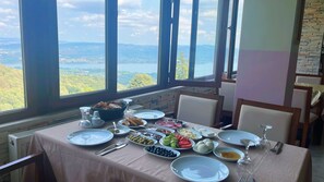 Daily buffet breakfast (TRY 600 per person)