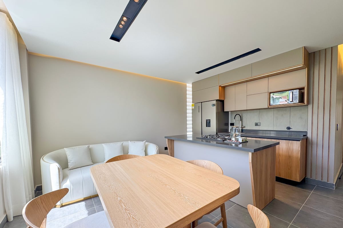 Luxury Apartment, Garden View | Living area